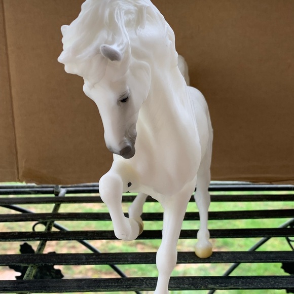 Retired Breyer Horse #1753 Banks Vanilla Champion Connemara Mare Traditional - Picture 3 of 6
